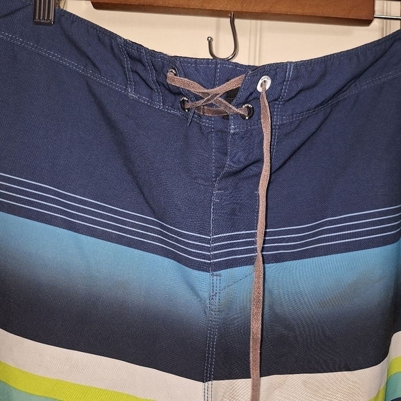 Hurley swim trunks size 34 - Picture 2 of 6